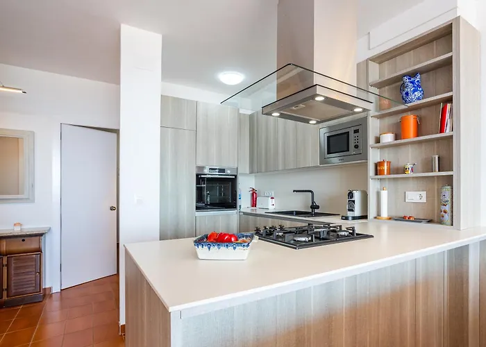 Sea View Balcony Апартаменты